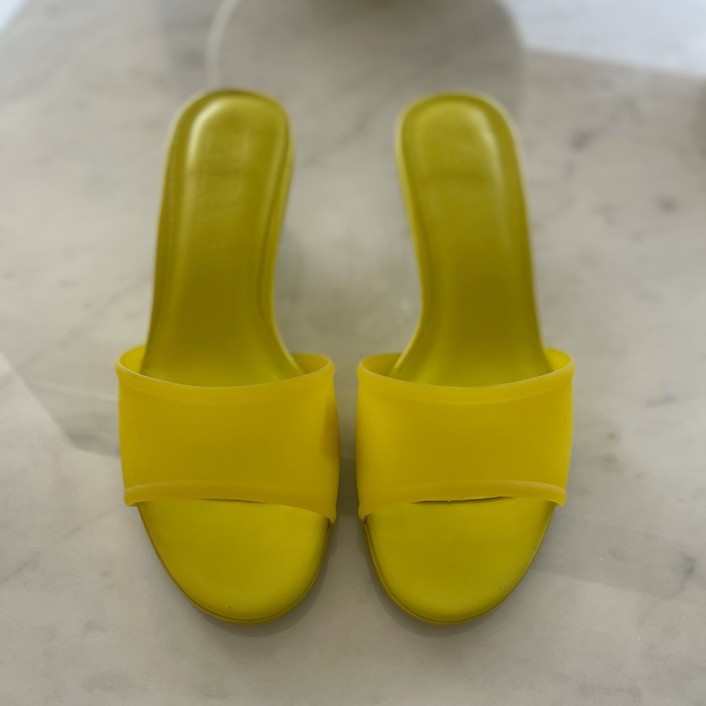Zara kitten heels